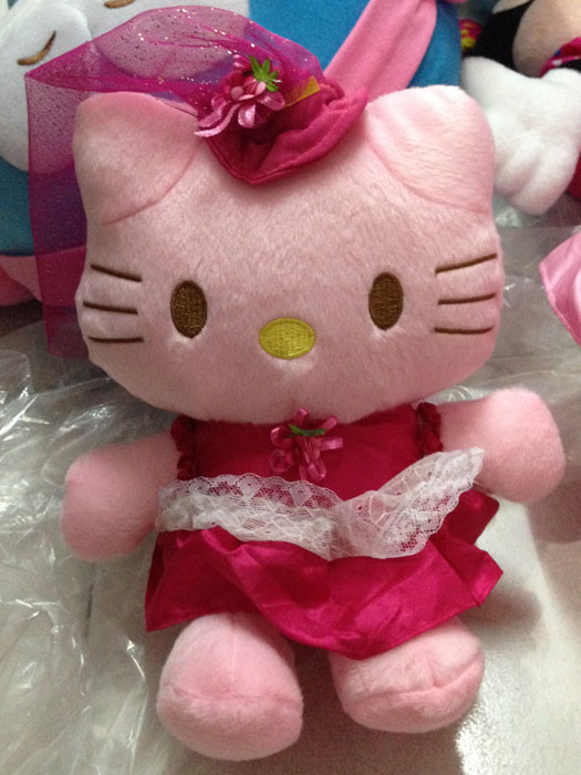 Boneka Hello Kitty Dress Satin M Topi