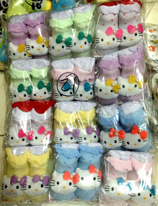 Kaos Kaki Boneka Hello Kitty 17020059