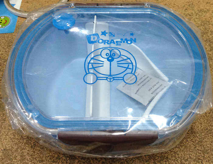 Kotak Makan Doraemon Tupperware