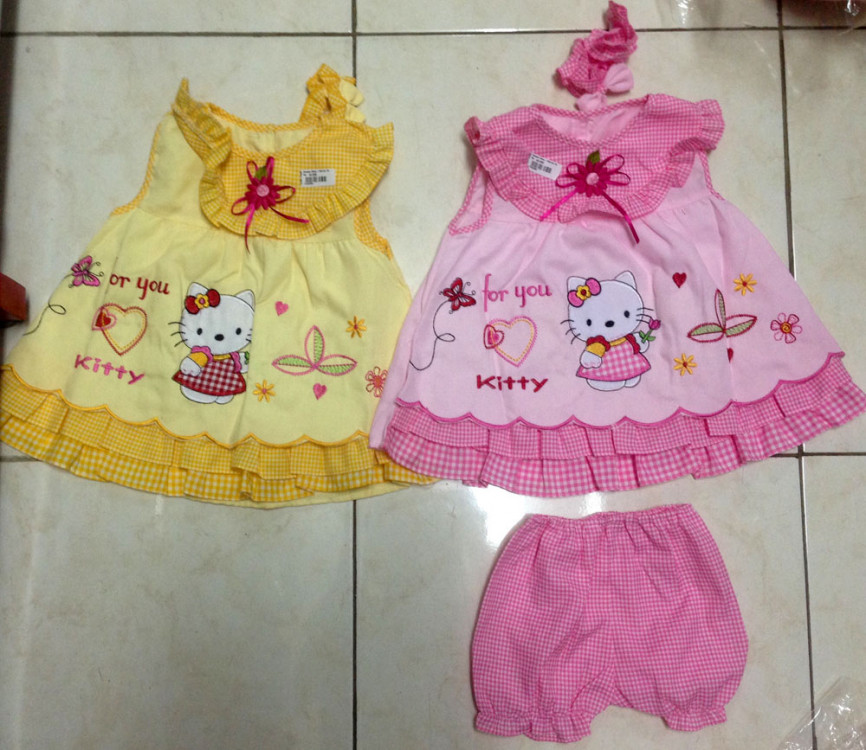 Setelan Baby Hello Kitty + Bandana 17040068